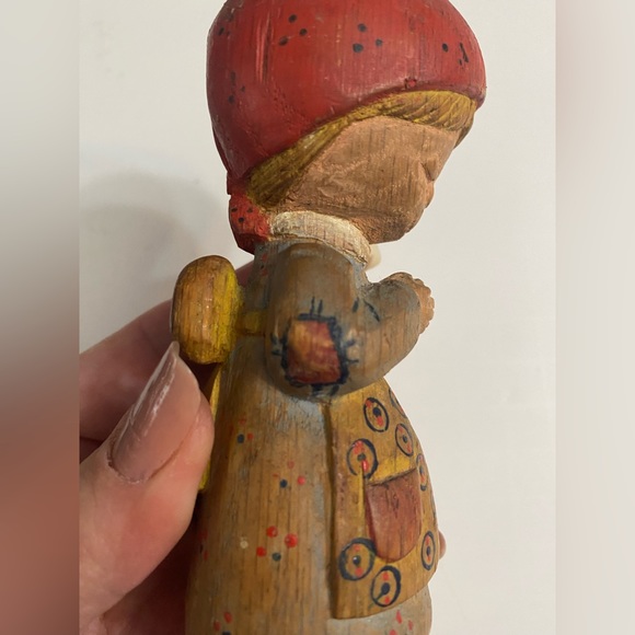 Vintage "Primitive" Look Praying Angel Wood carved Folk Art Holiday decor - Picture 13 of 14